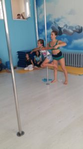 pole dance дети с тренером