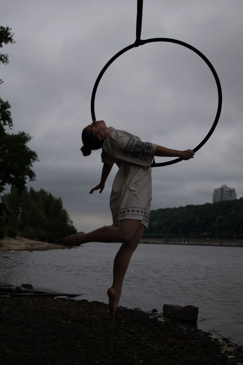 photo_5231276798413764391_y