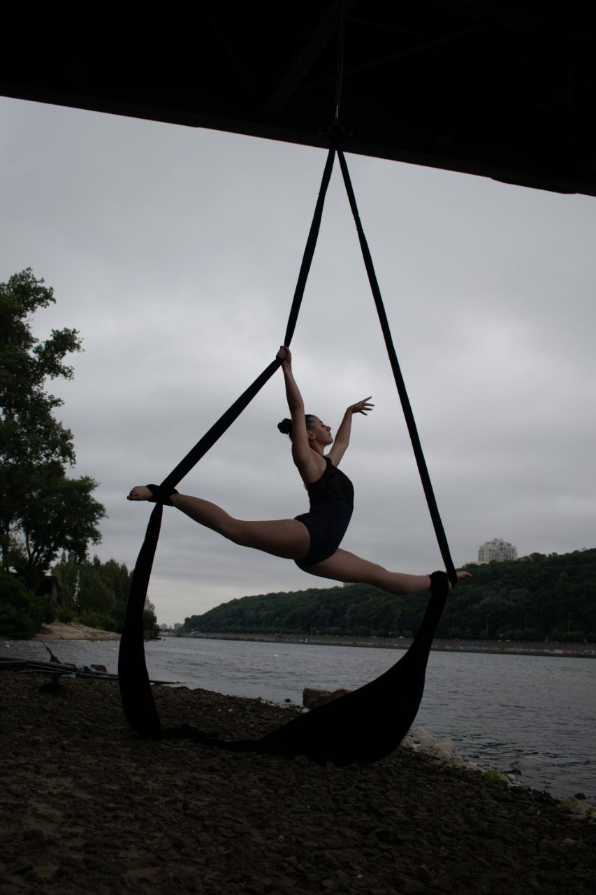 photo_5231276798413764401_y