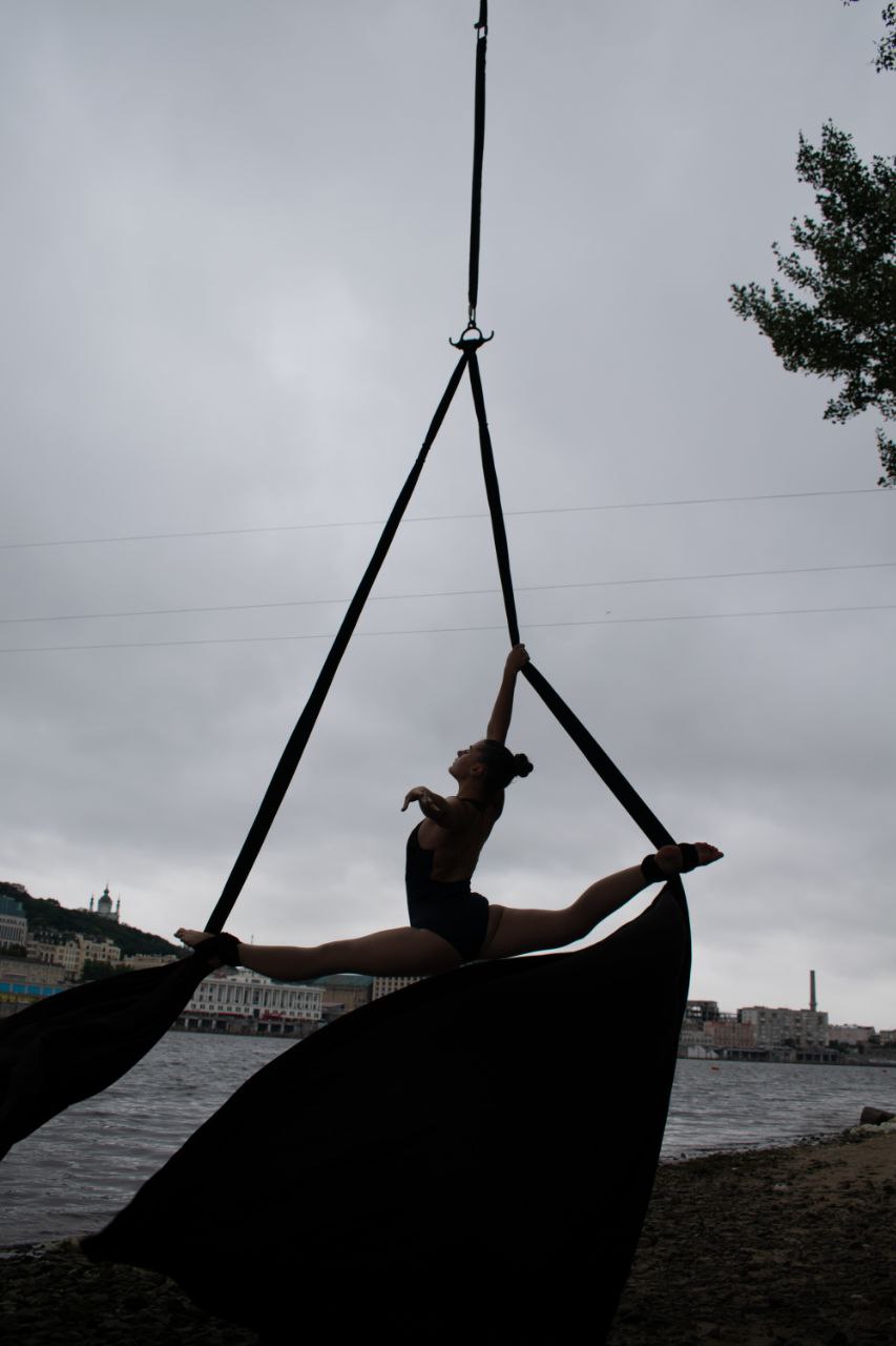 photo_5231276798413764402_y