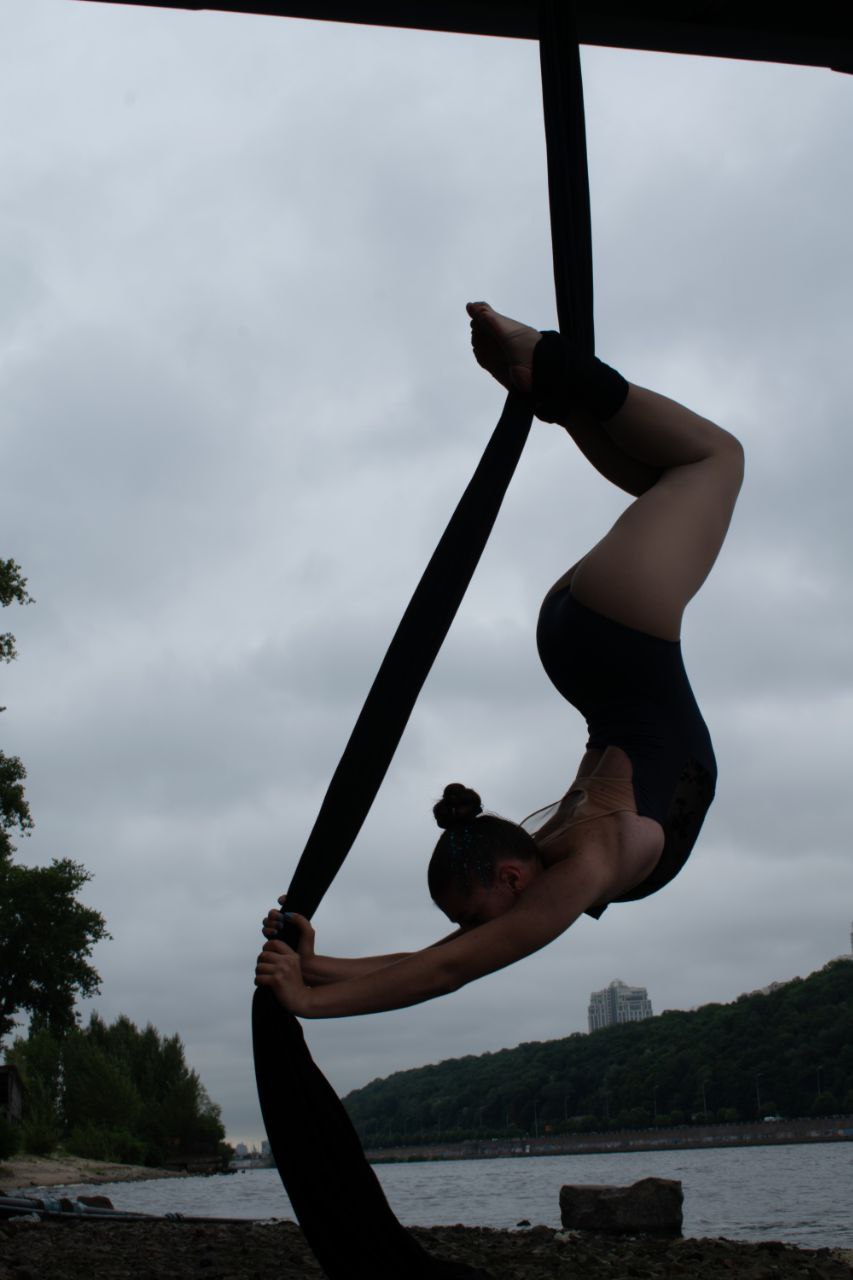 photo_5231276798413764406_y