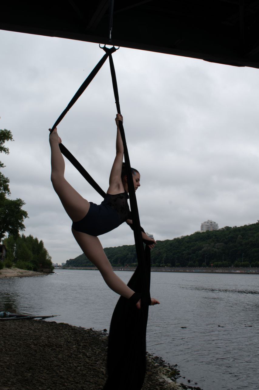 photo_5231276798413764407_y